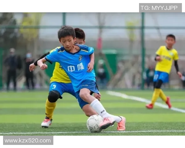 黄晨足球:追逐梦想的绿茵之路与青春的激情碰撞